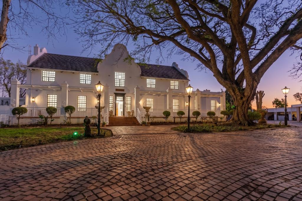 9 Bedroom House