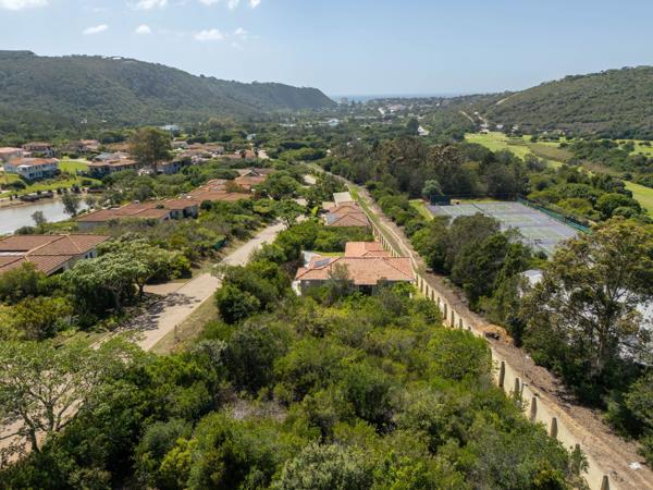 869 m² Land
