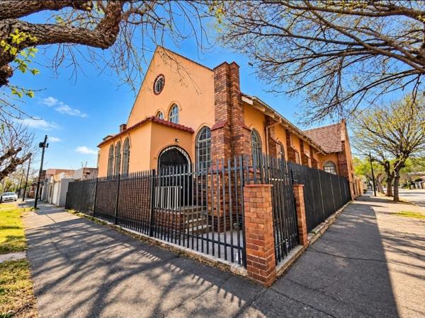 336 m² Commercial space