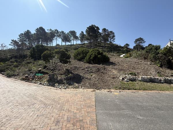 1 208 m² Land