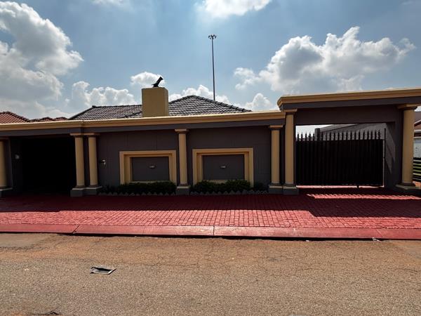6 Bedroom House