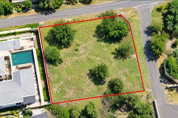 934 m² Land