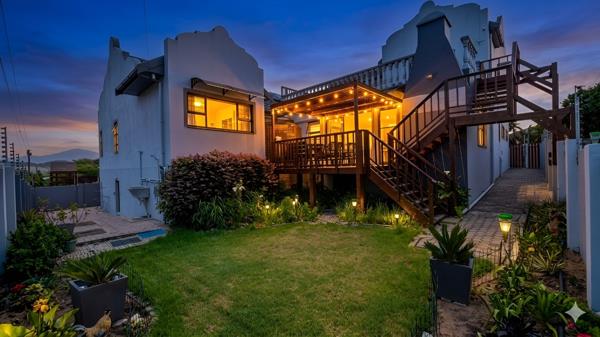 5 Bedroom House