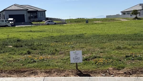 671 m² Land