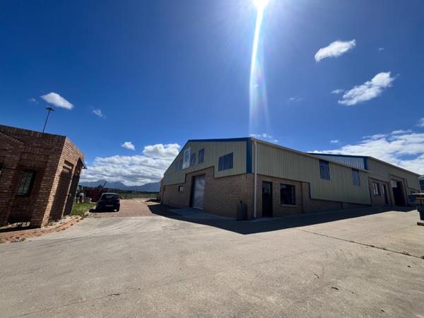 330 m² Industrial space