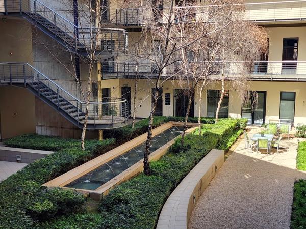 300 m² Commercial space