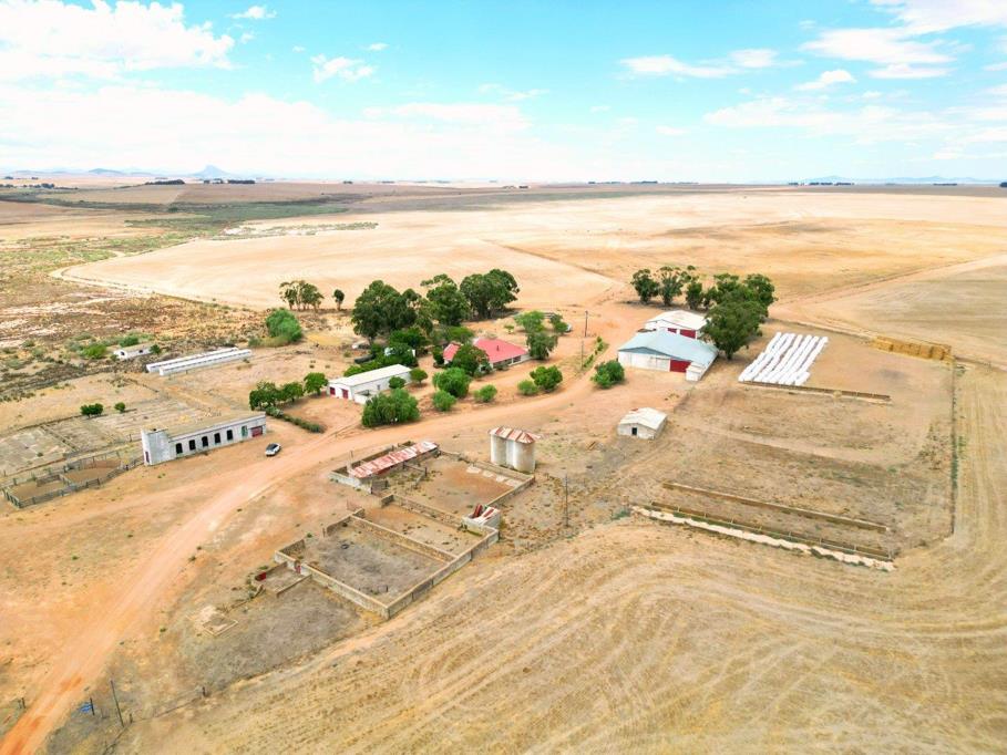 329 m² Farm