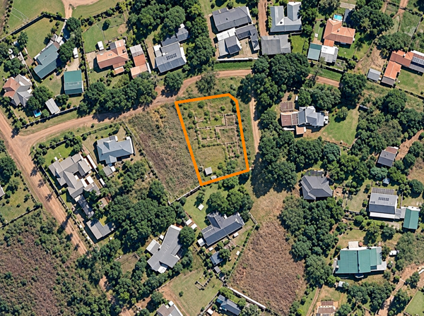 1 410 m² Land