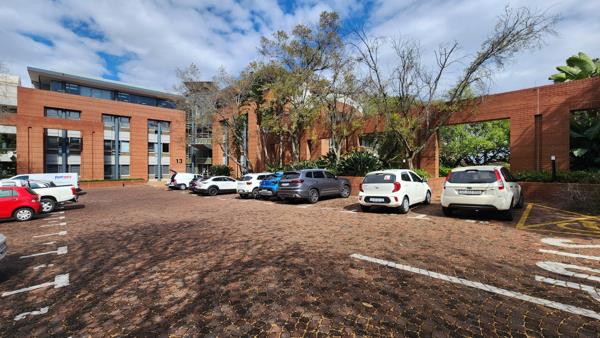 307 m² Office Space