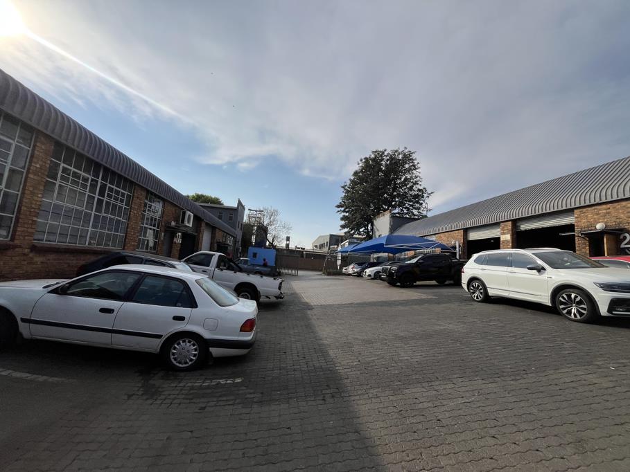301 m² Industrial space