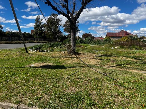1 983 m² Land