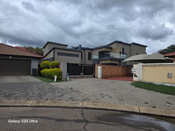 7 Bedroom House