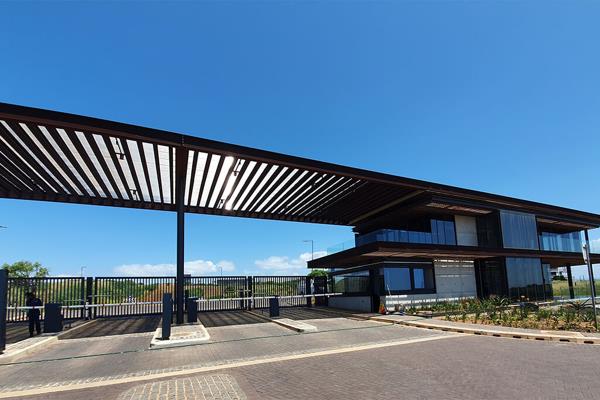 1 729 m² Land