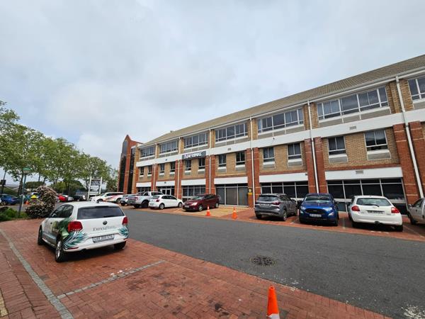 971 m² Commercial space