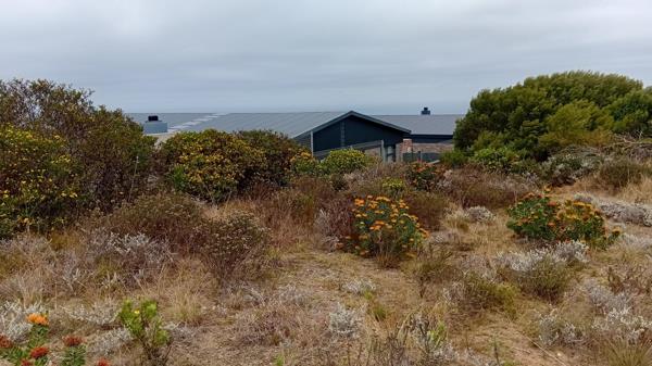 1 104 m² Land