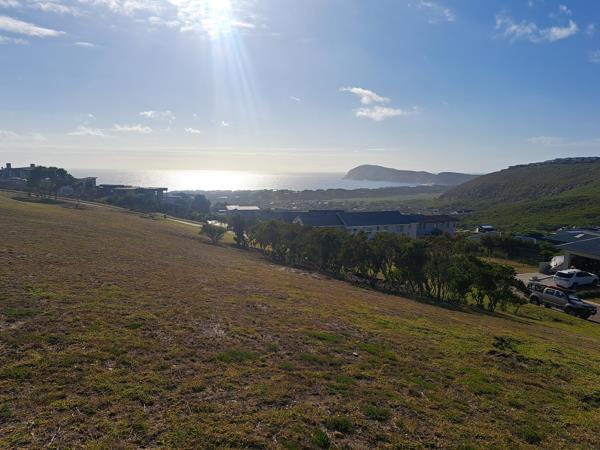 560 m² Land