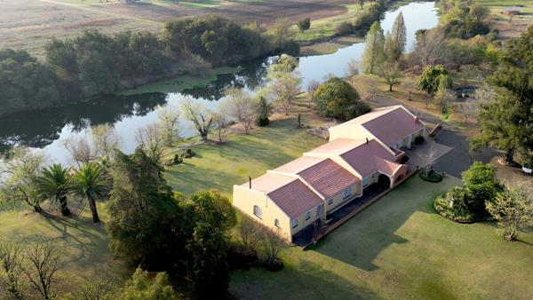 17.6 ha Farm with House