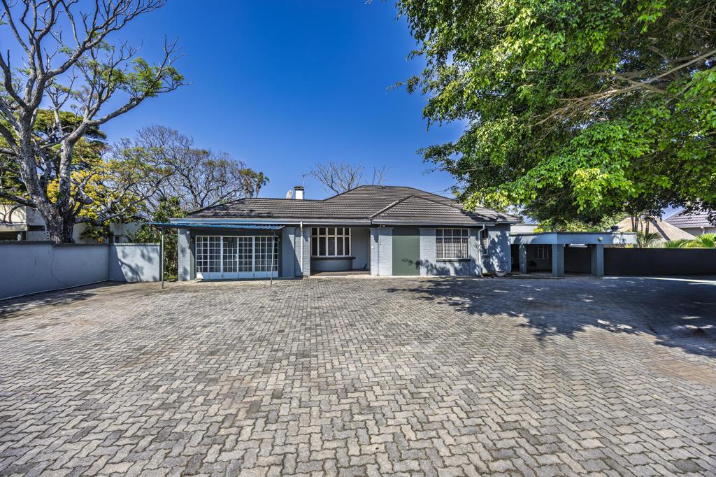 8 Bedroom House