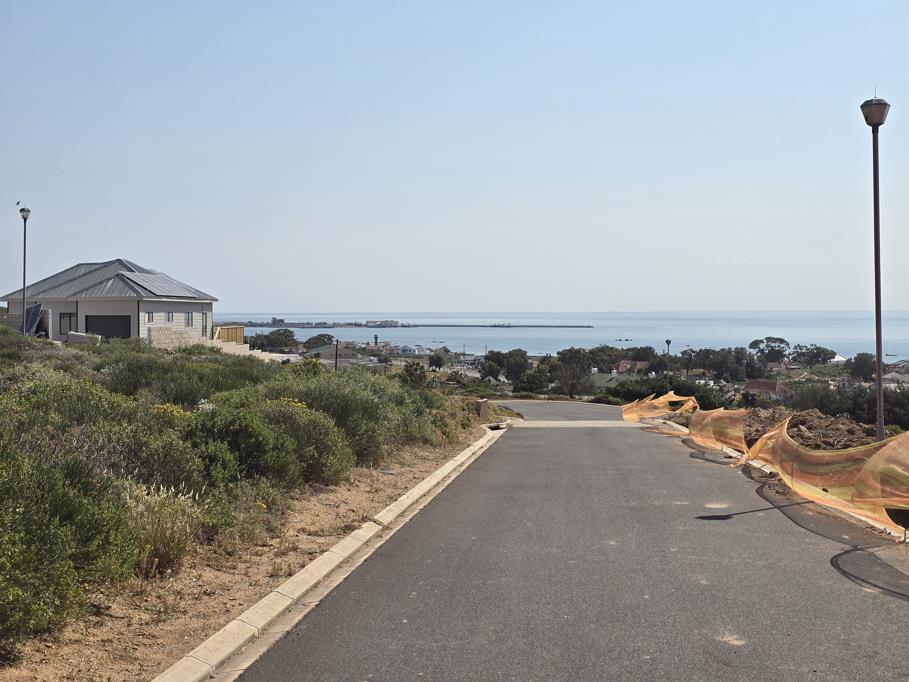 335 m² Land