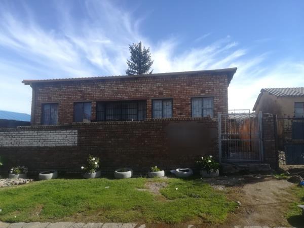 6 Bedroom House