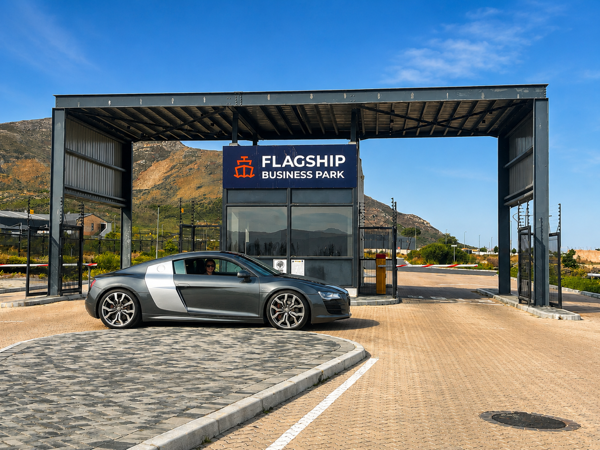 4 799 m² Land
