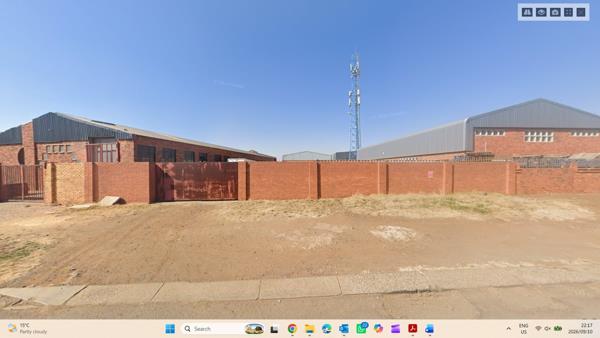1 013 m² Land