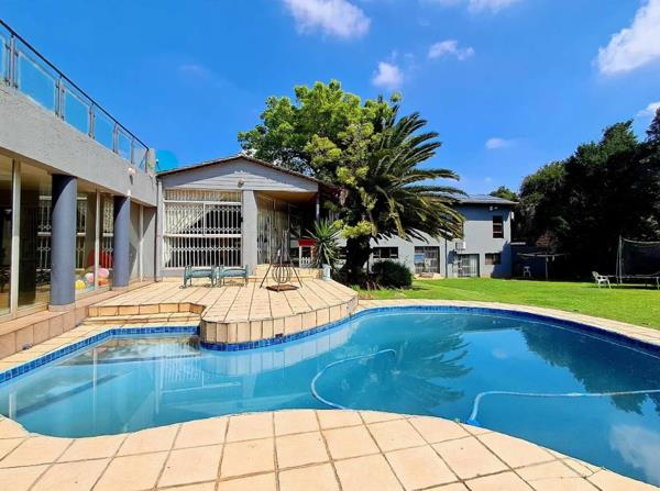 5 Bedroom House