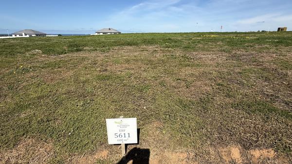 600 m² Land
