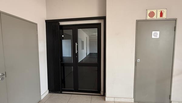 196 m² Office Space