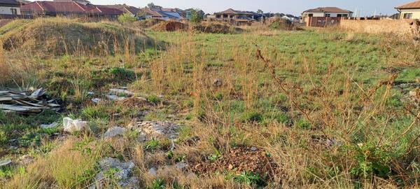 688 m² Land