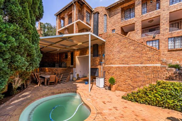 6 Bedroom House