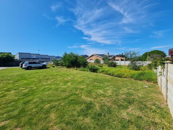 672 m² Land