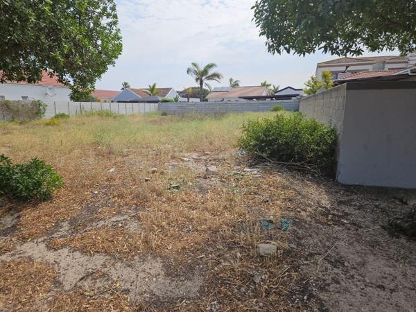 683 m² Land