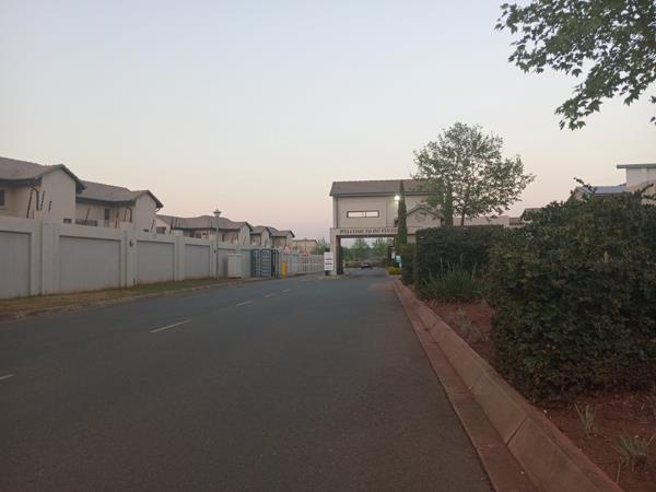 400 m² Land