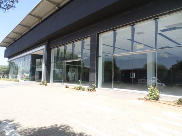 3 621 m² Retail Space