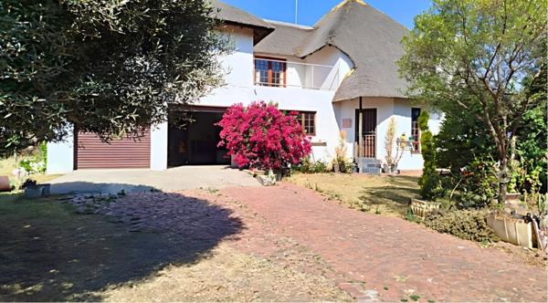 9 859 ha Smallholding