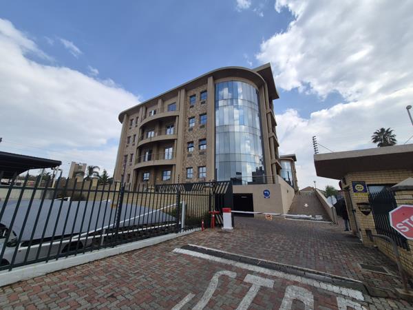 584 m² Commercial space