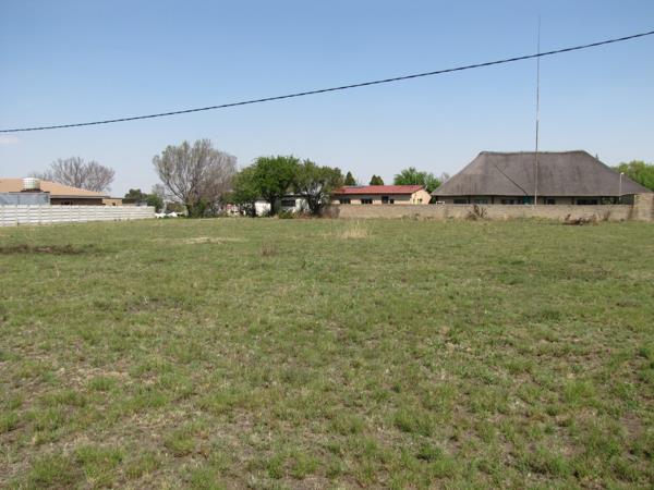 2 128 m² Land