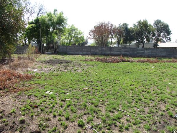1 487 m² Land