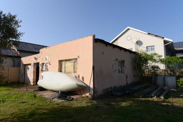 685 m² Land