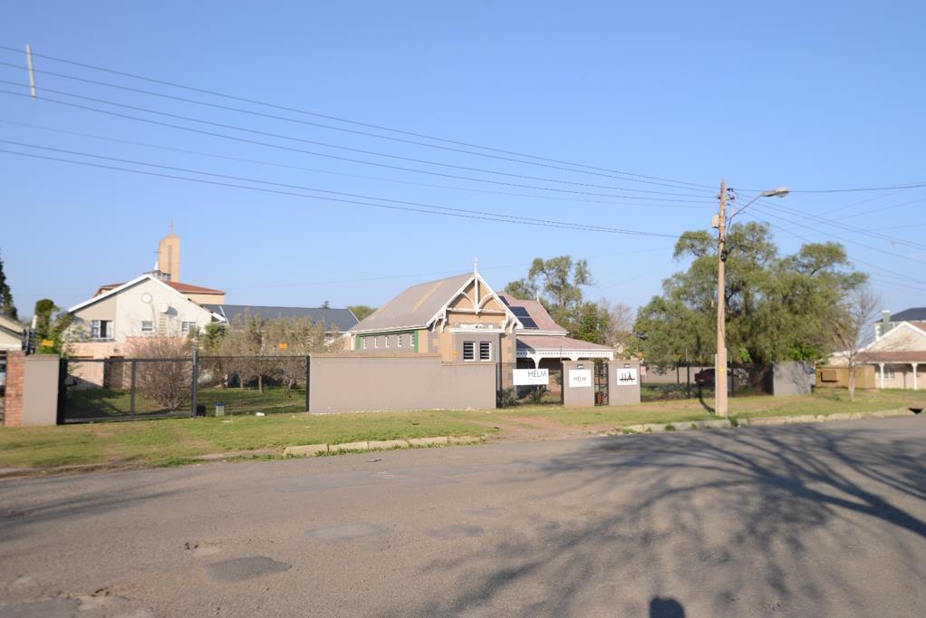 685 m² Land