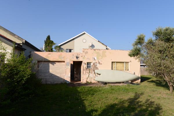 685 m² Land