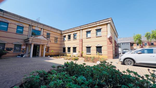 327 m² Office Space