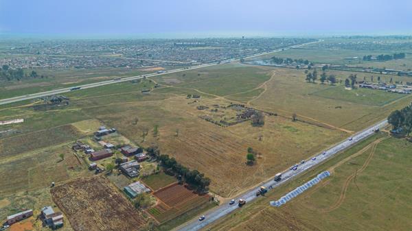 8.6 ha Land