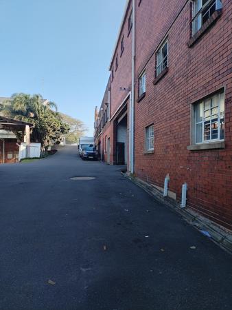 300 m² Commercial space