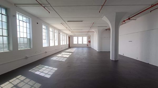 345 m² Industrial space