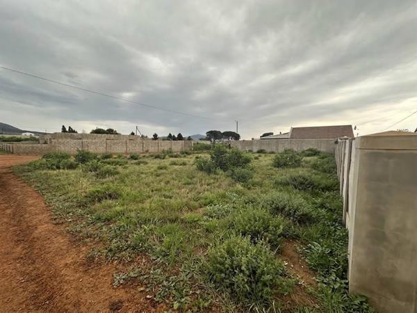 595 m² Land