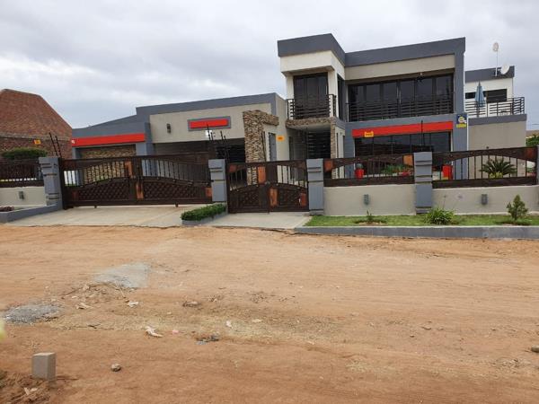 6 Bedroom House