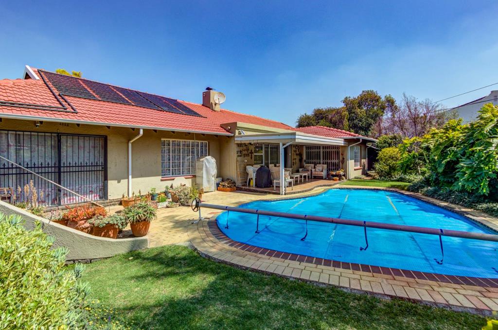 5 Bedroom House