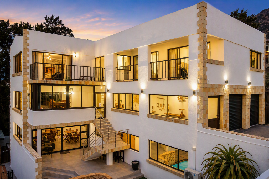 8 Bedroom House